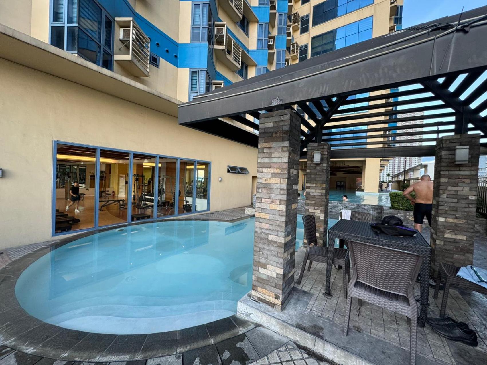 Grand Riviera Suites Manila Exterior foto